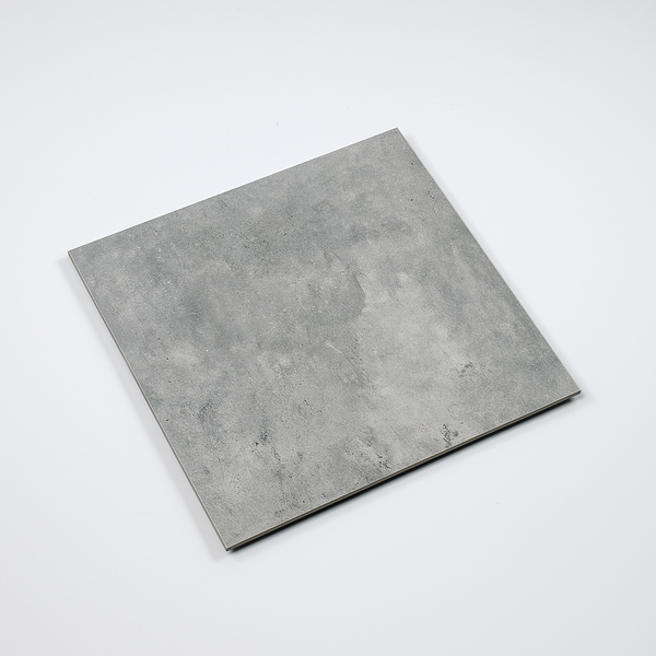 Keramische tegel 90x90cm in betonlook grijs – perfecte vloertegel voor badkamer of woonkamer.