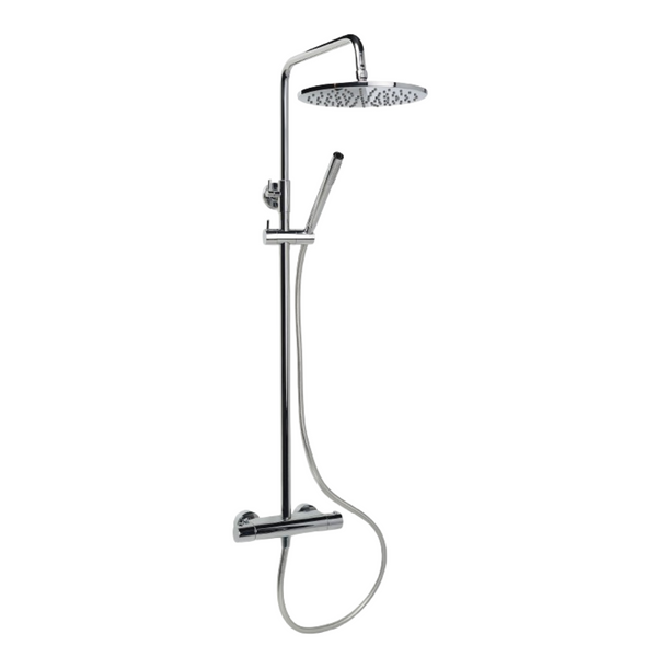 Close-up van de chroomkleurige thermostaatkraan van de stortdouche set met thermostaatkraan Brondby, met slangaansluiting en wandbevestiging.