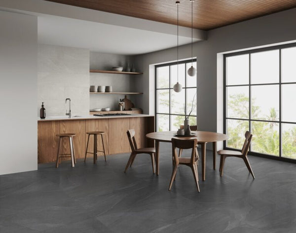 Burlington Smoke keramische tegel 80x80 in donkere steenlook, ideaal als wandtegel of vloer voor een moderne, robuuste uitstraling.