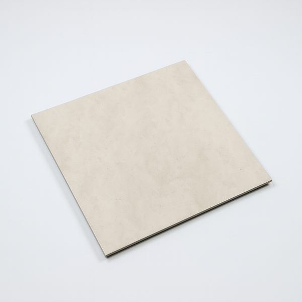 Voorbeeld van keramische tegels badkamer met Regula 1 Naturale in lichtbeige tint