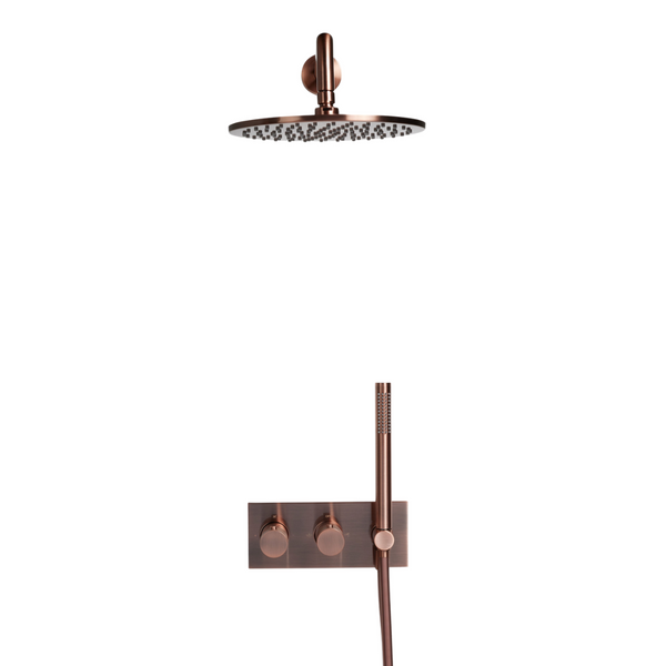 Geborsteld bronzen uitvoering van de inbouw doucheset Brondby met thermostaatkraan en handdouche, passend bij warme badkamerinterieurs.