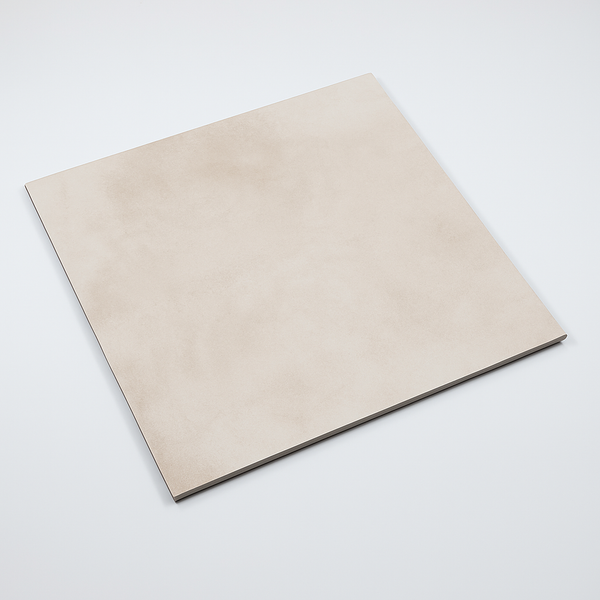 Mystone Chalk Zand keramische tegel 120x120 cm diagonaal gefotografeerd, met zachte zandkleur en subtiele natuursteenstructuur, ideaal voor vloer en wand.