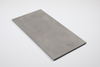 Mystone Fog grijze keramische tegel 60x120 cm diagonaal gefotografeerd met koele grijstint en cementlook, perfect voor moderne vloeren en strakke wandafwerkingen.