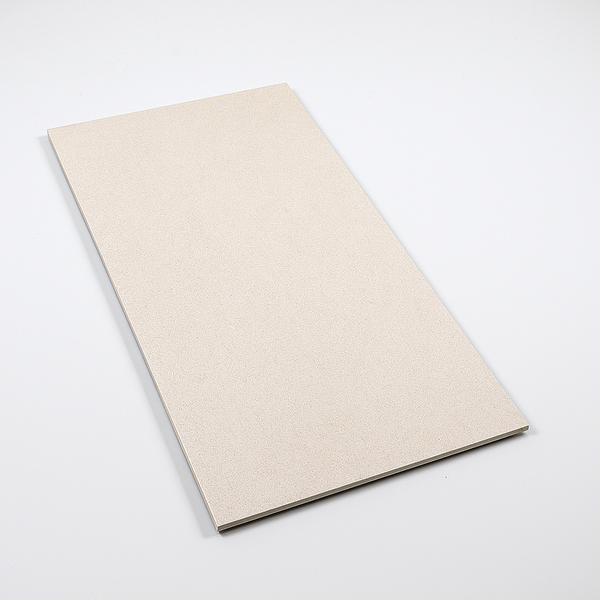 Regula 1 Hammered Keramische Decor Tegels 60x120 cm. Perspectief: schuin van boven met lichte slagschaduw. Tegelformaat: visueel 60x120 cm (rechthoekig). Achtergrond: egaal wit
